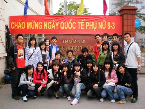 我院经济管理系2007级应用越南语班学生赴越南河内外贸大学留学