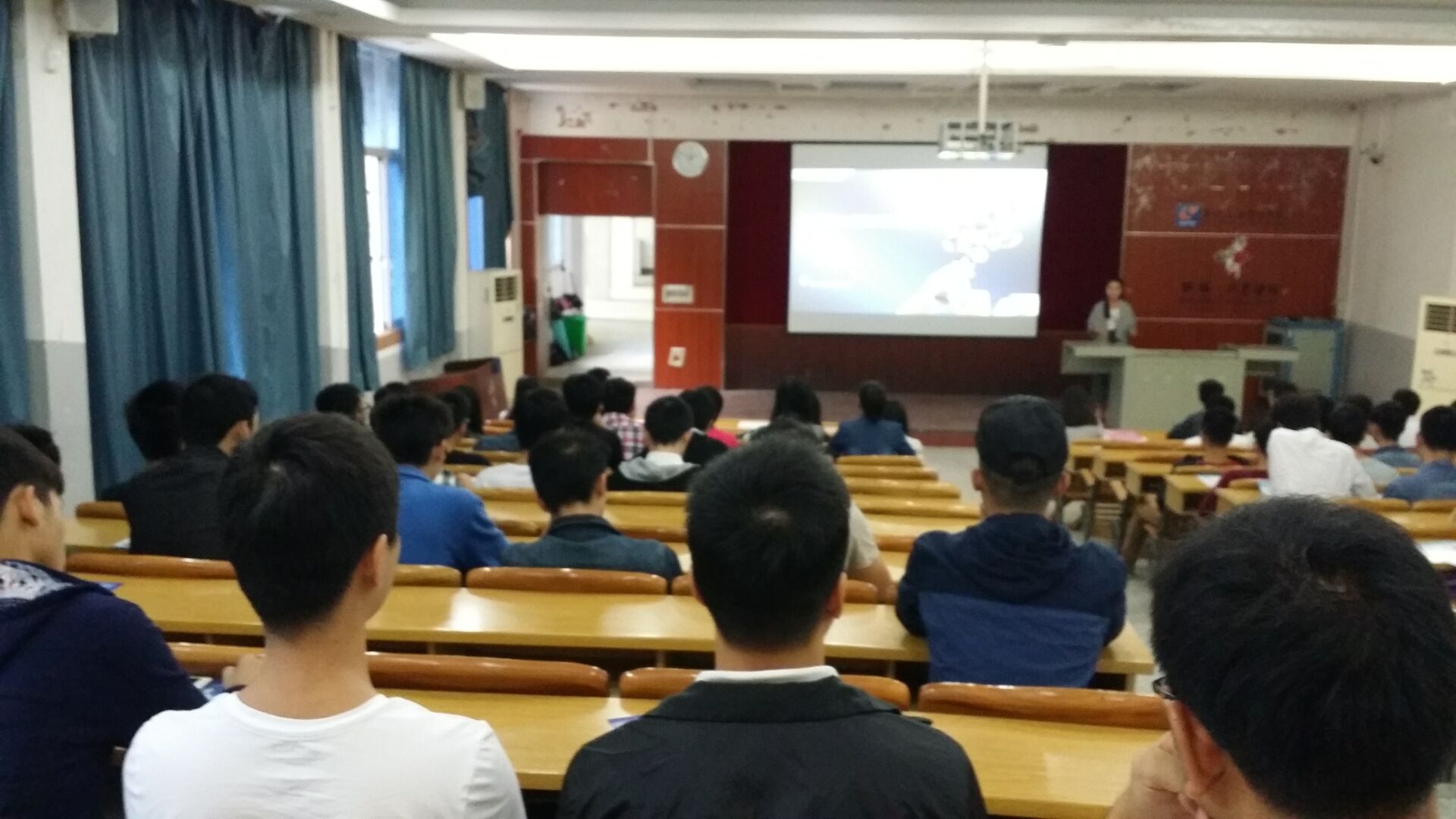 电子信息工程学院举办多场企业进校园宣讲会